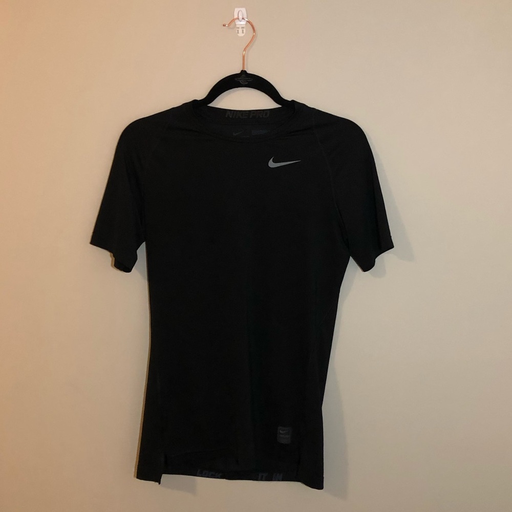 ✨Nike Pro T Shirt✨